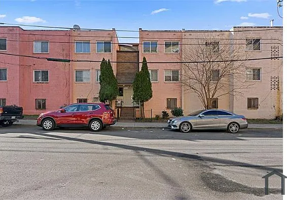 2 bed, 902 sqft, $1,799 — Photo 2
