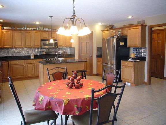 3rd image of 3550 Oakstone Dr