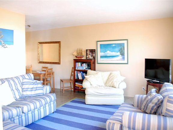 2nd image of 413 SE Hibiscus Avenue