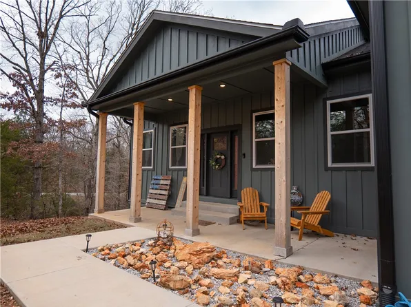 14201 Horse Shoe Dr, Lowell, AR 72745