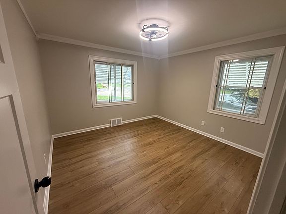 4th image of 6012 Thornton Dr