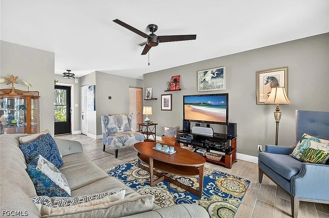 4257 Island Cir — Photo 4