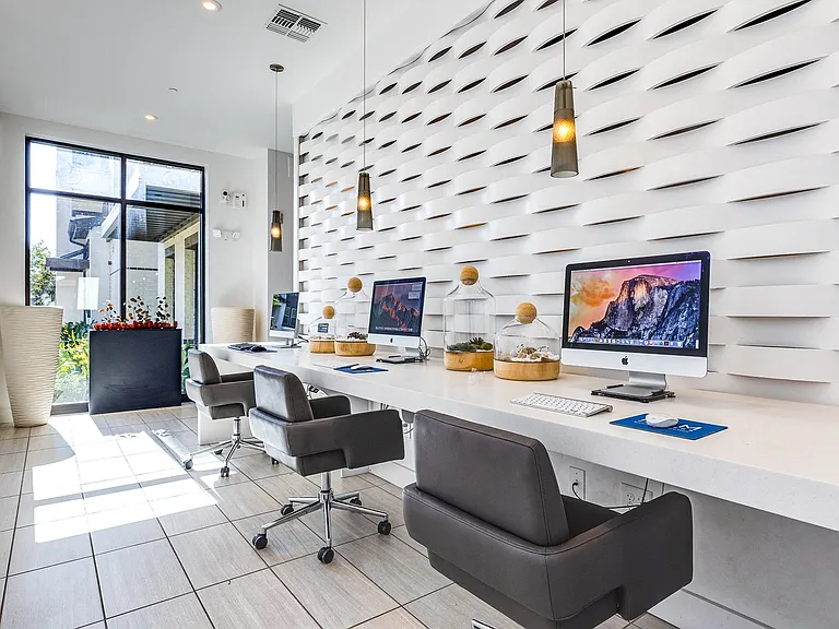 Nine12 Gateway Apartments — Photo 7