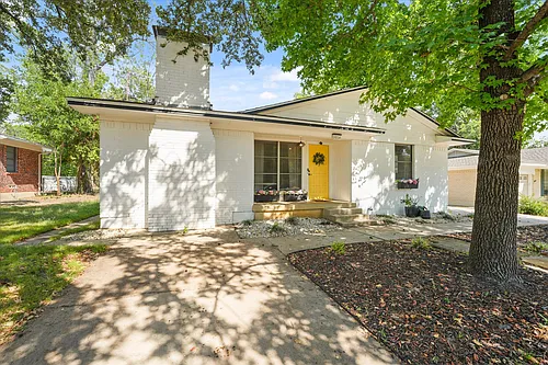 2014 Shawnee St Photo 1