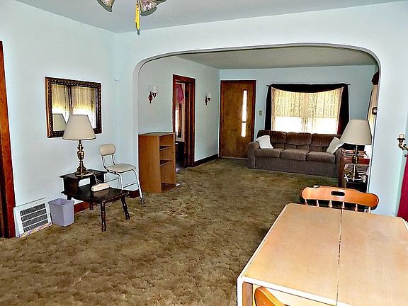 5th image of 1409 N Shabbona St
