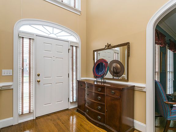 3rd image of 1003 Blanton Pl