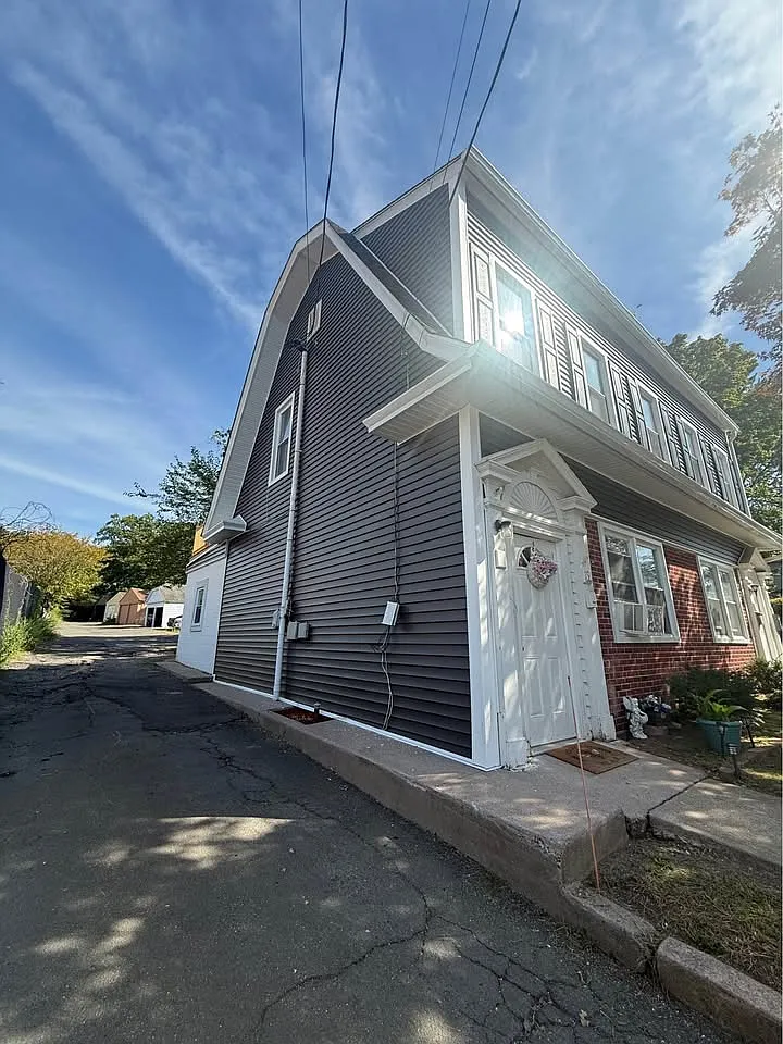 1 bed, 700 sqft, $1,800 — Photo 2