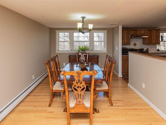 3rd image of 123 Kentview Dr