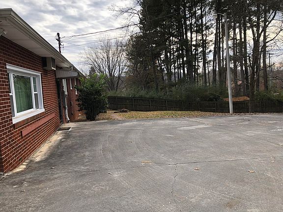 3rd image of 313 Carta Rd