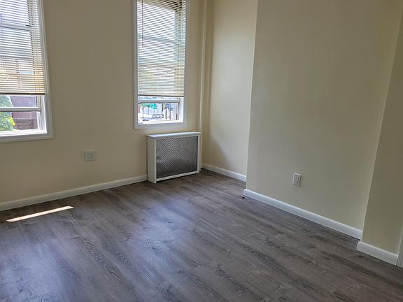 5th image of 677 Woodward Ave Floor 2