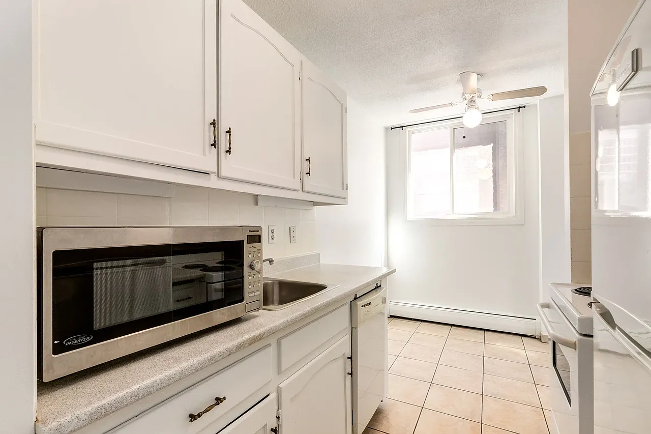 Sunalta Place — Photo 1
