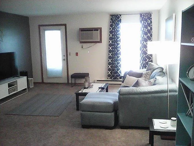 Fox Hills — Photo 3