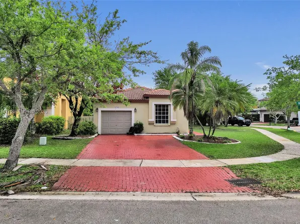 1201 NW 192nd Ln, Hollywood, FL 33029