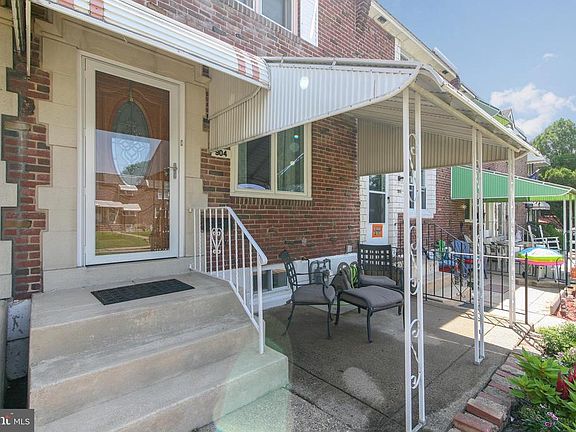 3rd image of 904 Poplar Ave