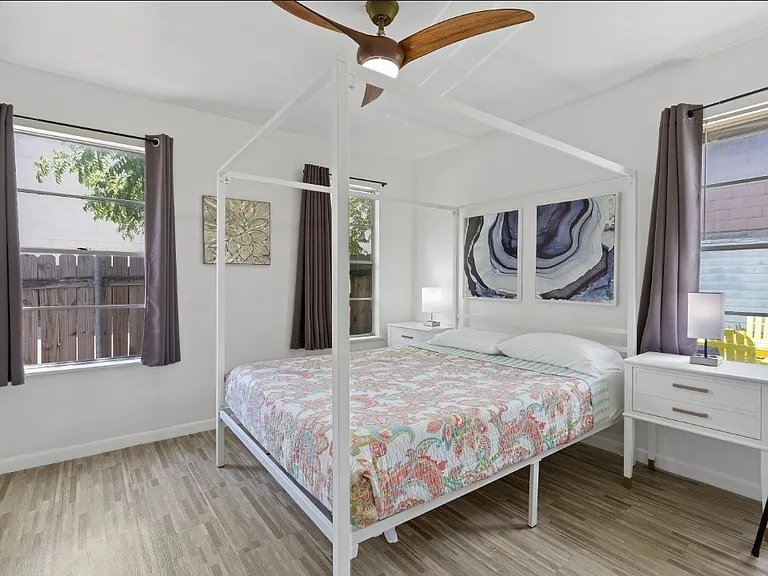 1504 Drake Ave — Photo 8