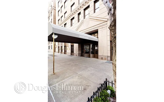 Rented by Douglas Elliman | media 38