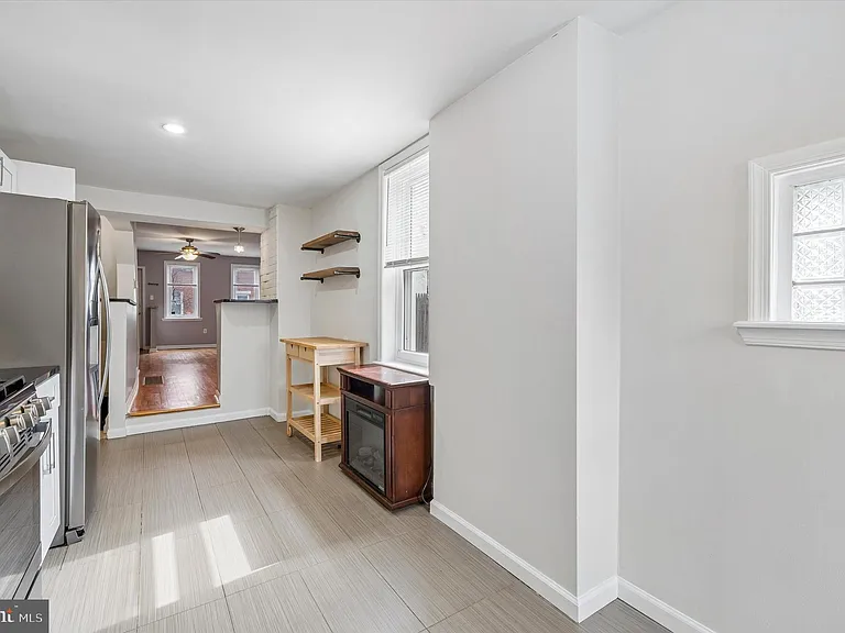2042 E Huntingdon St — Photo 17