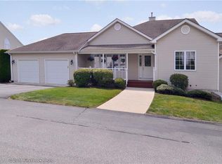 6 Queen Annes Ct, West Warwick, RI 02893