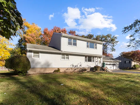 34 Cottontail Lane, North Haven, CT 06473