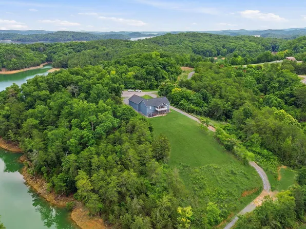 2055 Scott St, Sevierville, TN 37876