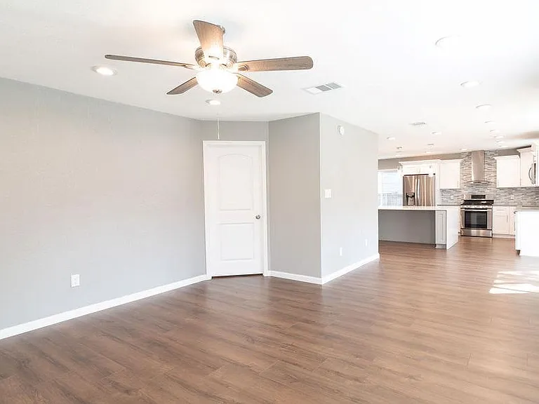 8319 Columbia Falls Dr — Photo 9