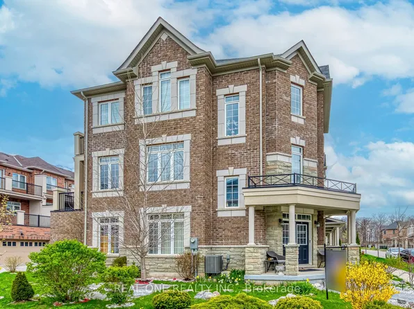 3310 Erasmum St, Oakville, ON L6M 1S3