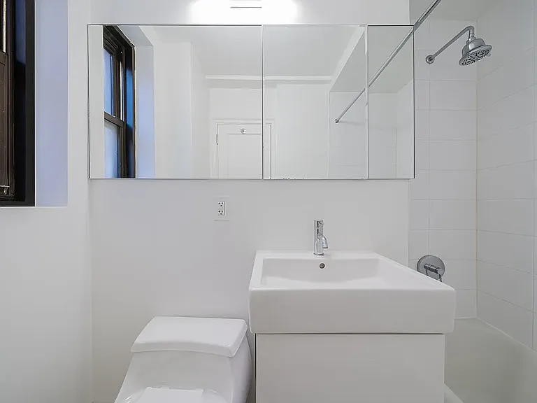 400 E 58th St #16HN — Photo 10