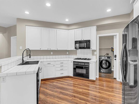 5th image of 509 Flora Springs Ct