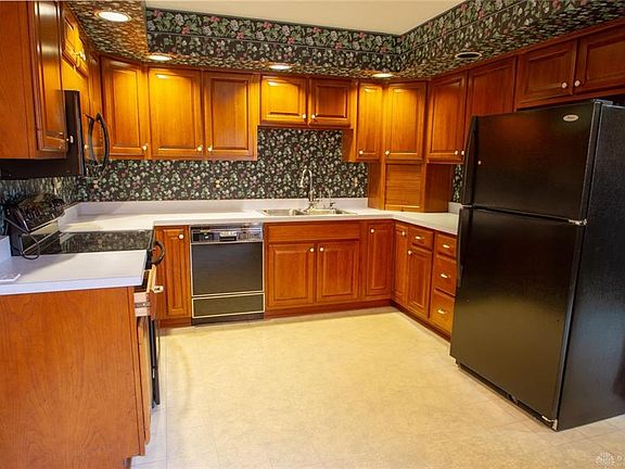 2nd image of 2562 Vienna Estates Dr