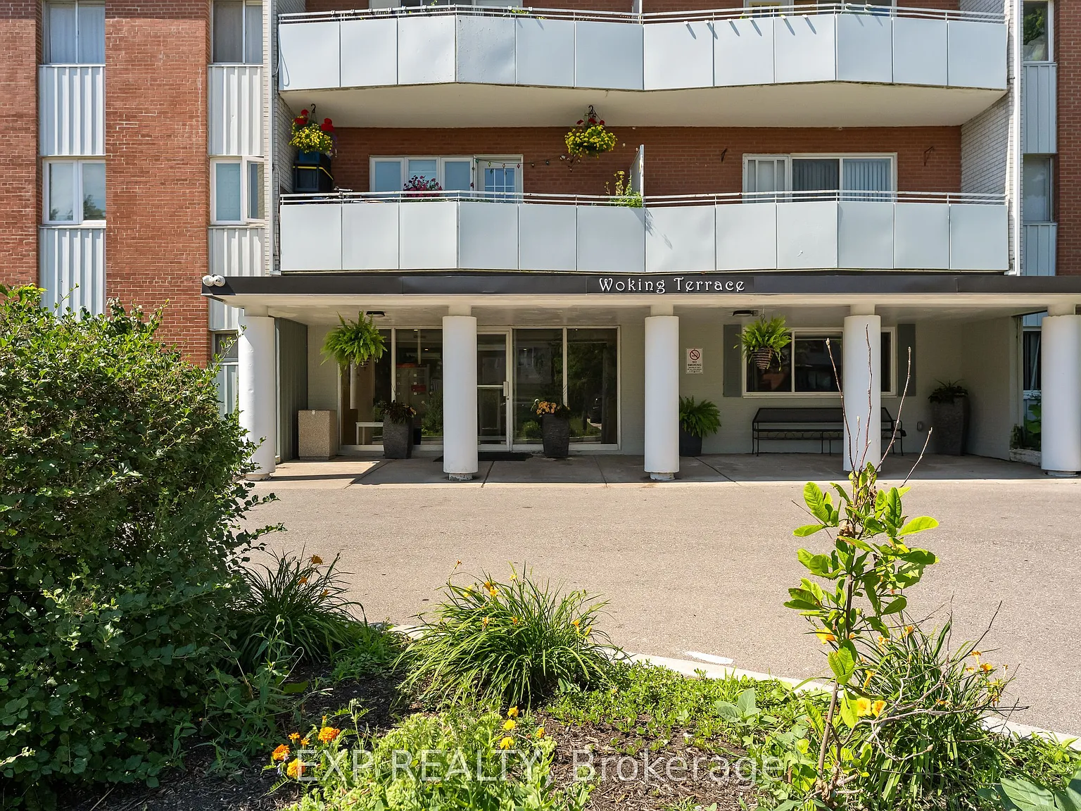 2 bed, $2,400 — Photo 2