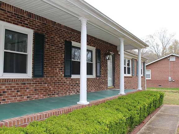 2nd image of 110 Bayberry Ln