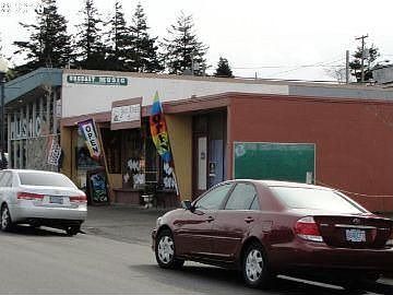 2nd image of 757 Newmark Ave