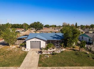 3023 Salisbury Dr, Holiday, FL 34691