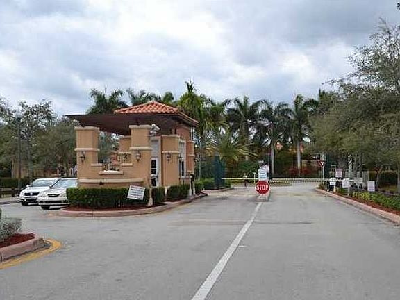 3rd image of 5007 Leeward Ln #2904