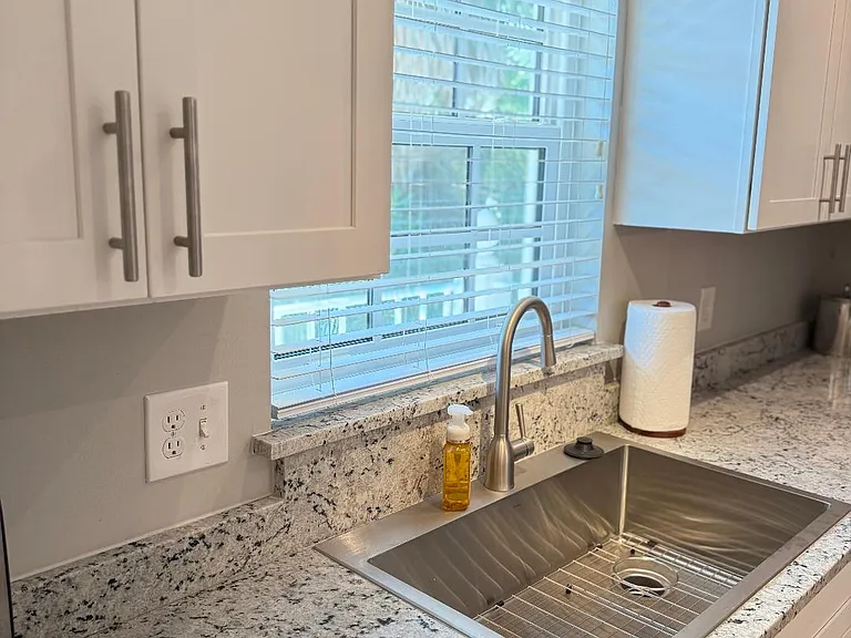 900 Jasmine Ln #6B — Photo 3