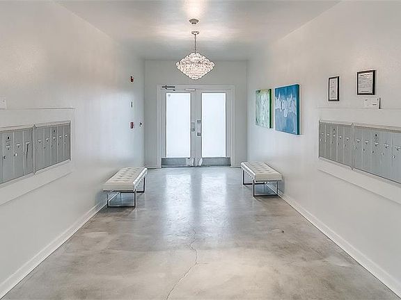 3rd image of 1902 Bennett Ave #10