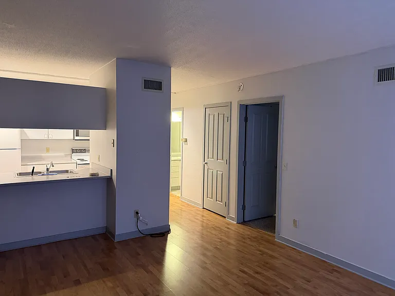 112 W Washington Blvd #230 — Photo 9