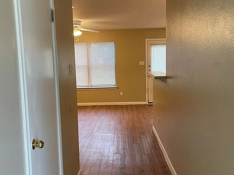 2400 Riddle Rd #B — Photo 6