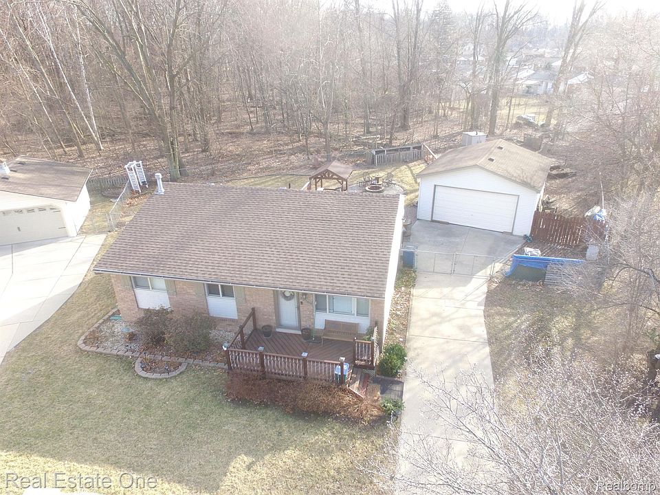 1st image of 33709 Union Ct