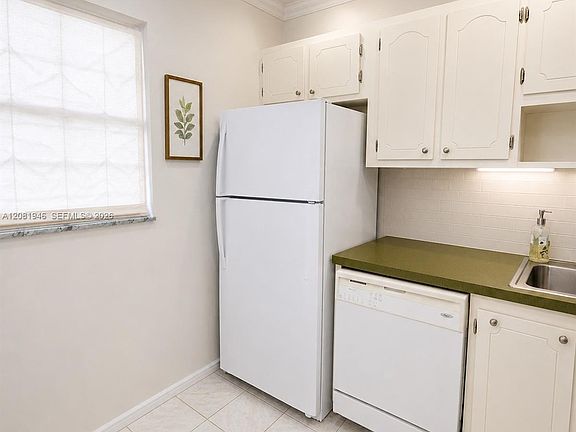 3rd image of 301 Cambridge Rd APT 306