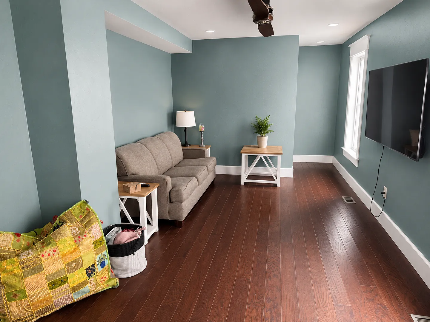 Spacious Four Bedroom Home in Kansas City — Photo 4
