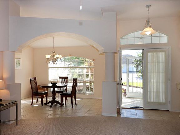 2nd image of 822 Rotonda Cir
