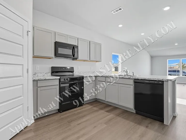 20846 Starside St — Photo 6