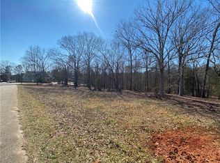 7 Majestic Shores Rd, Hartwell, GA 30643