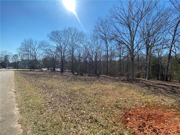 7 Majestic Shores Rd, Hartwell, GA 30643