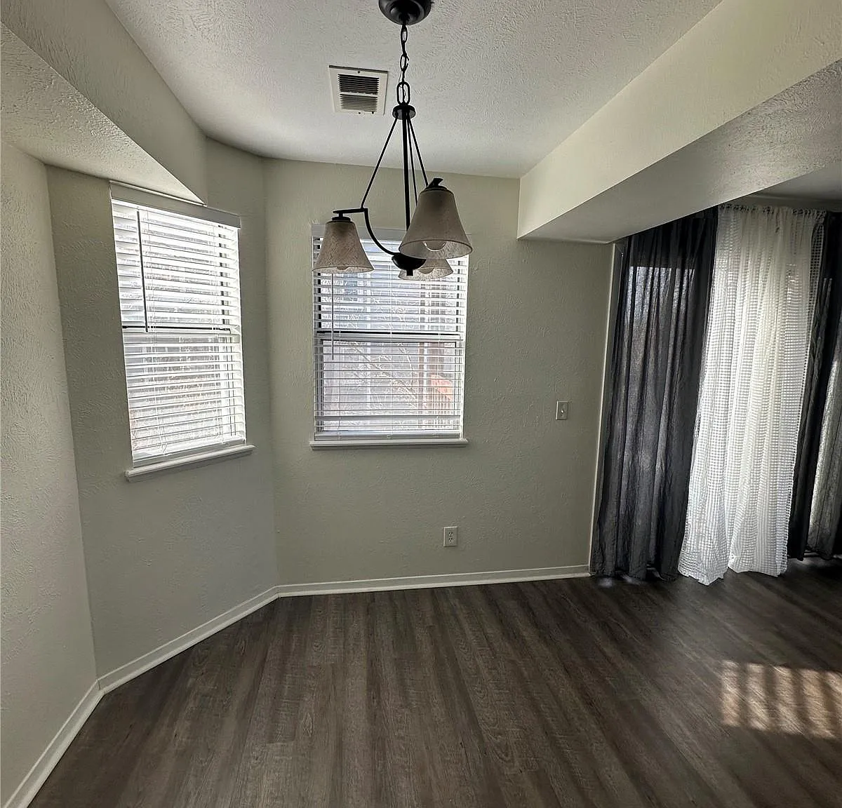 1 bed, 800 sqft, $1,650 — Photo 3
