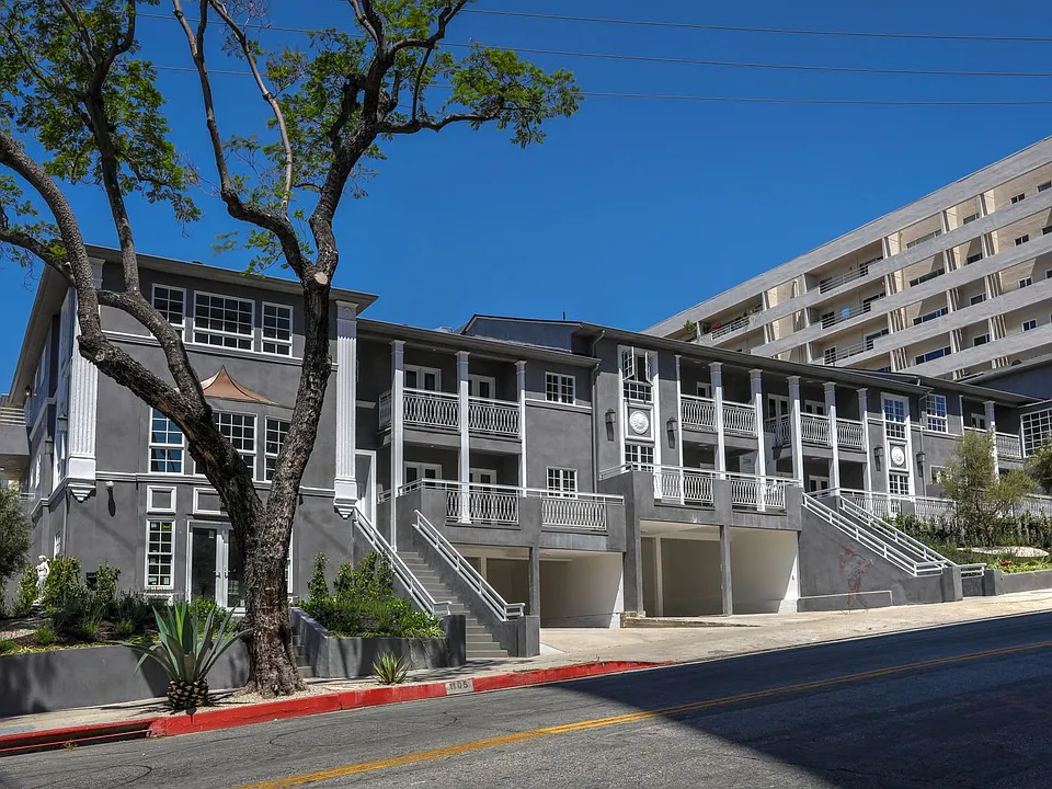 Building Photo 3