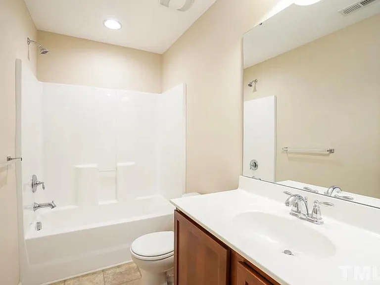 407 Stone Flower Ln — Photo 8