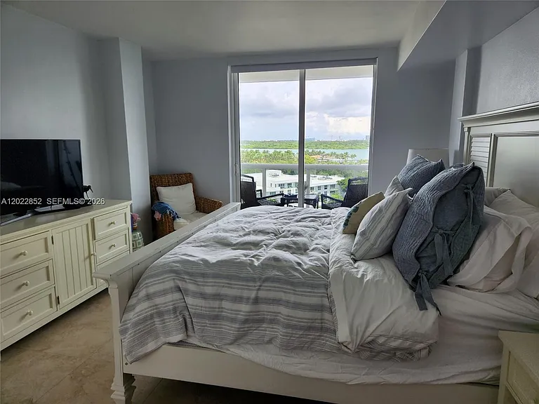 10275 Collins Ave #824 — Photo 8