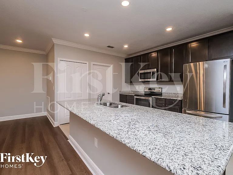 6177 Kinlock Ave — Photo 8